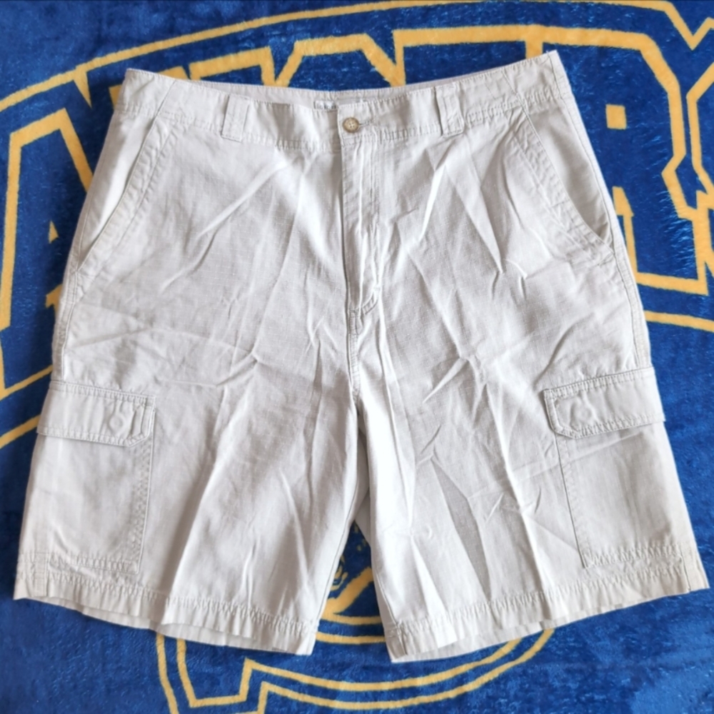 Geoffrey Beene Men's Light Gray Cargo Shorts